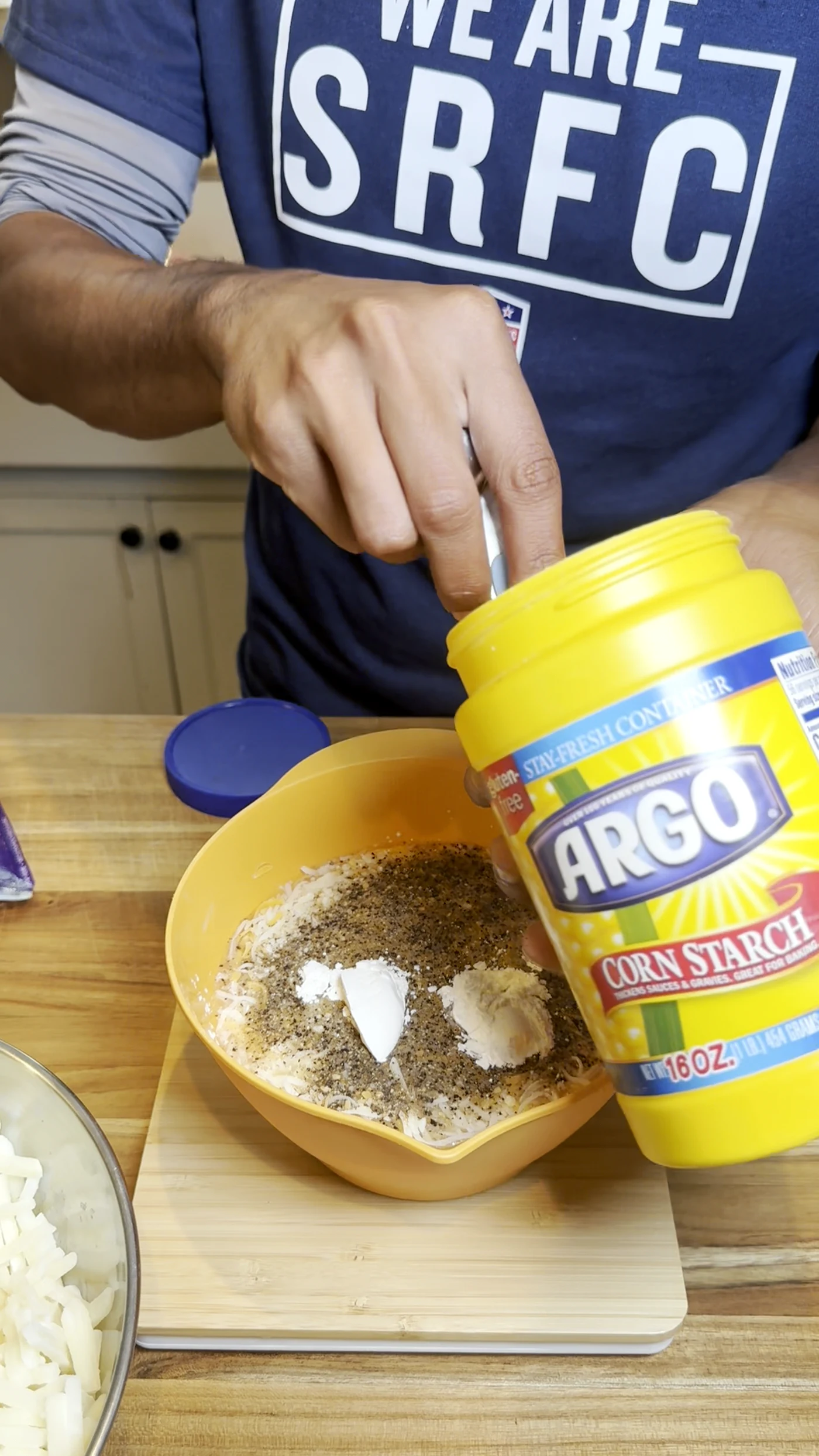 Step photo: add cornstarch polished