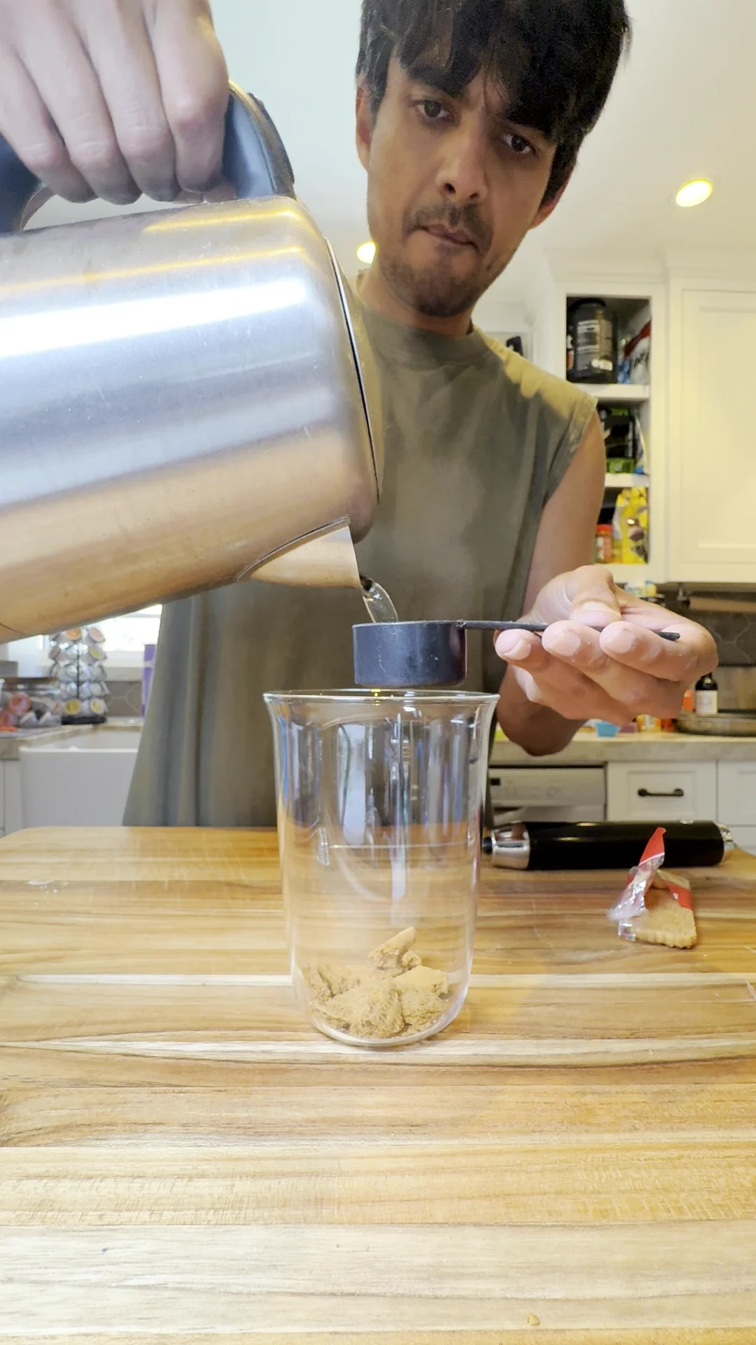 Step photo: add hot water