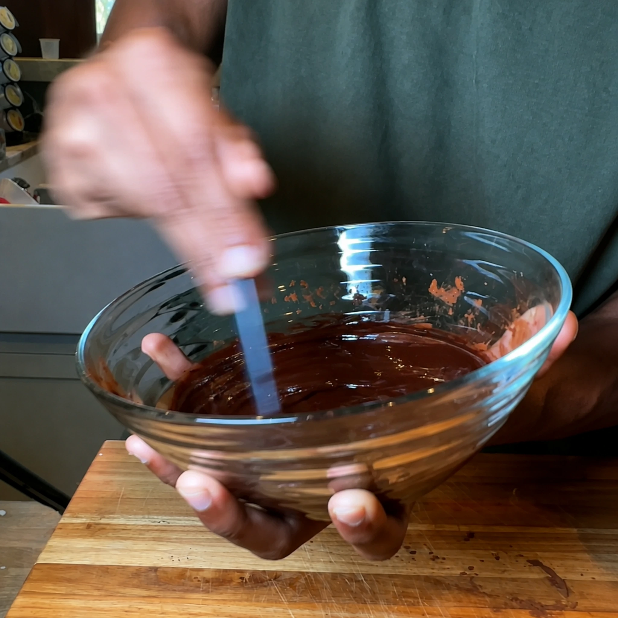 Step photo: mix fudgy topping polished