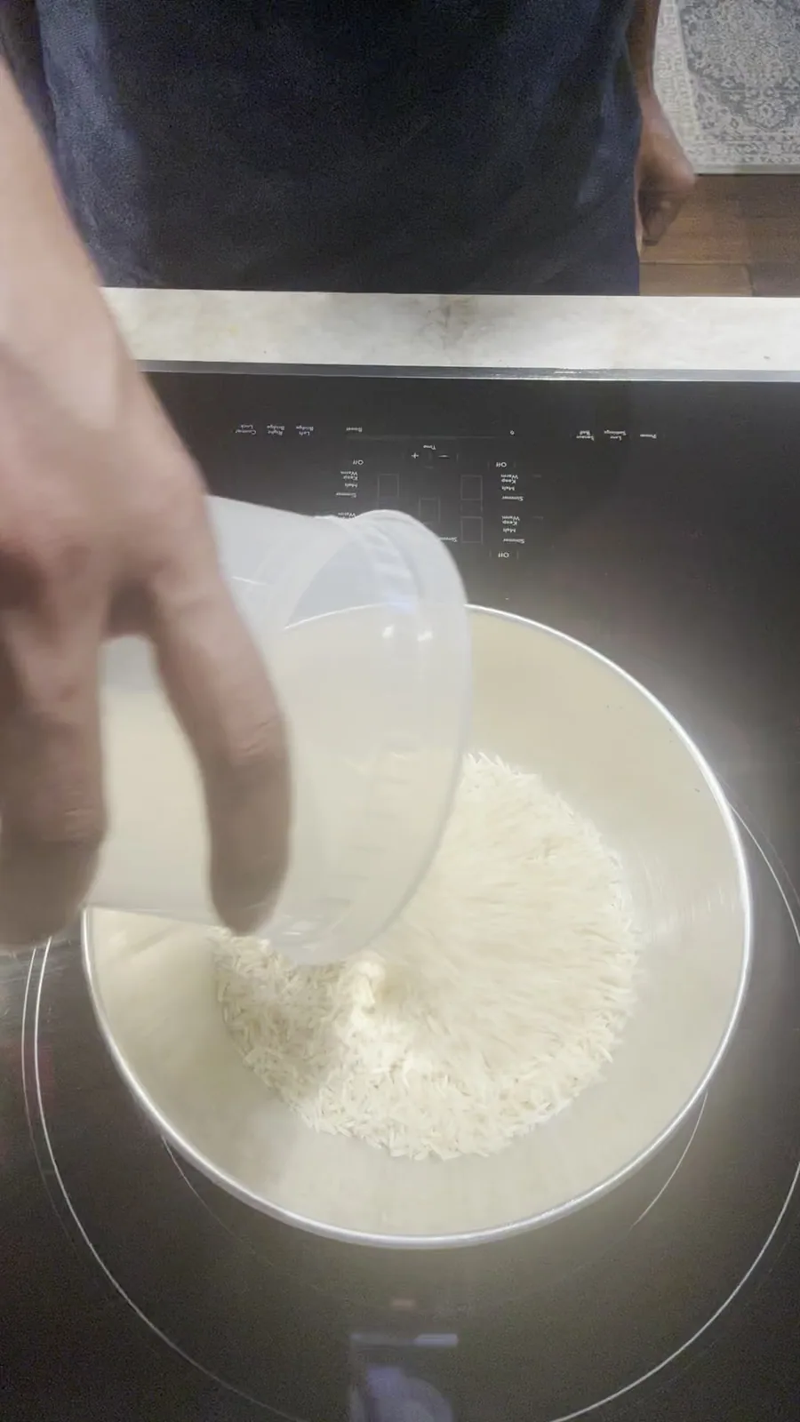 Step photo: measure rice