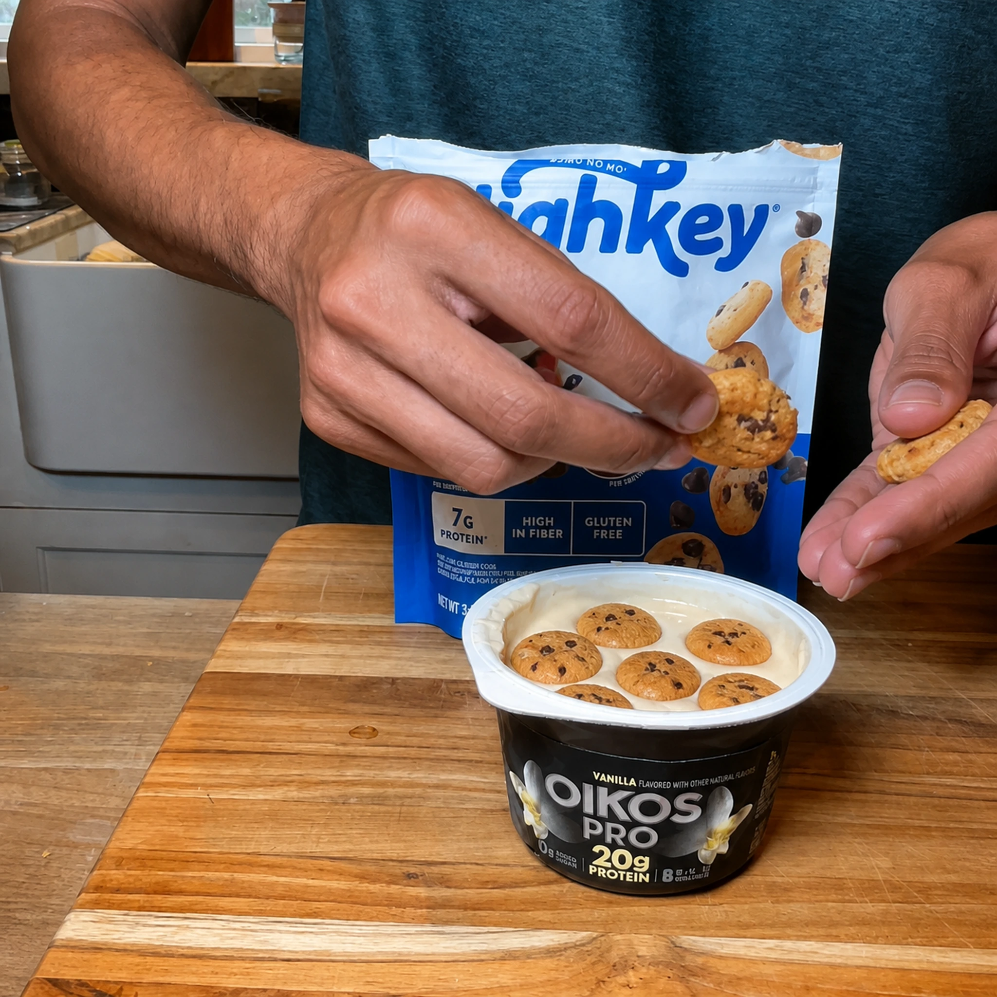 Step photo: press cookies into yogurt polished