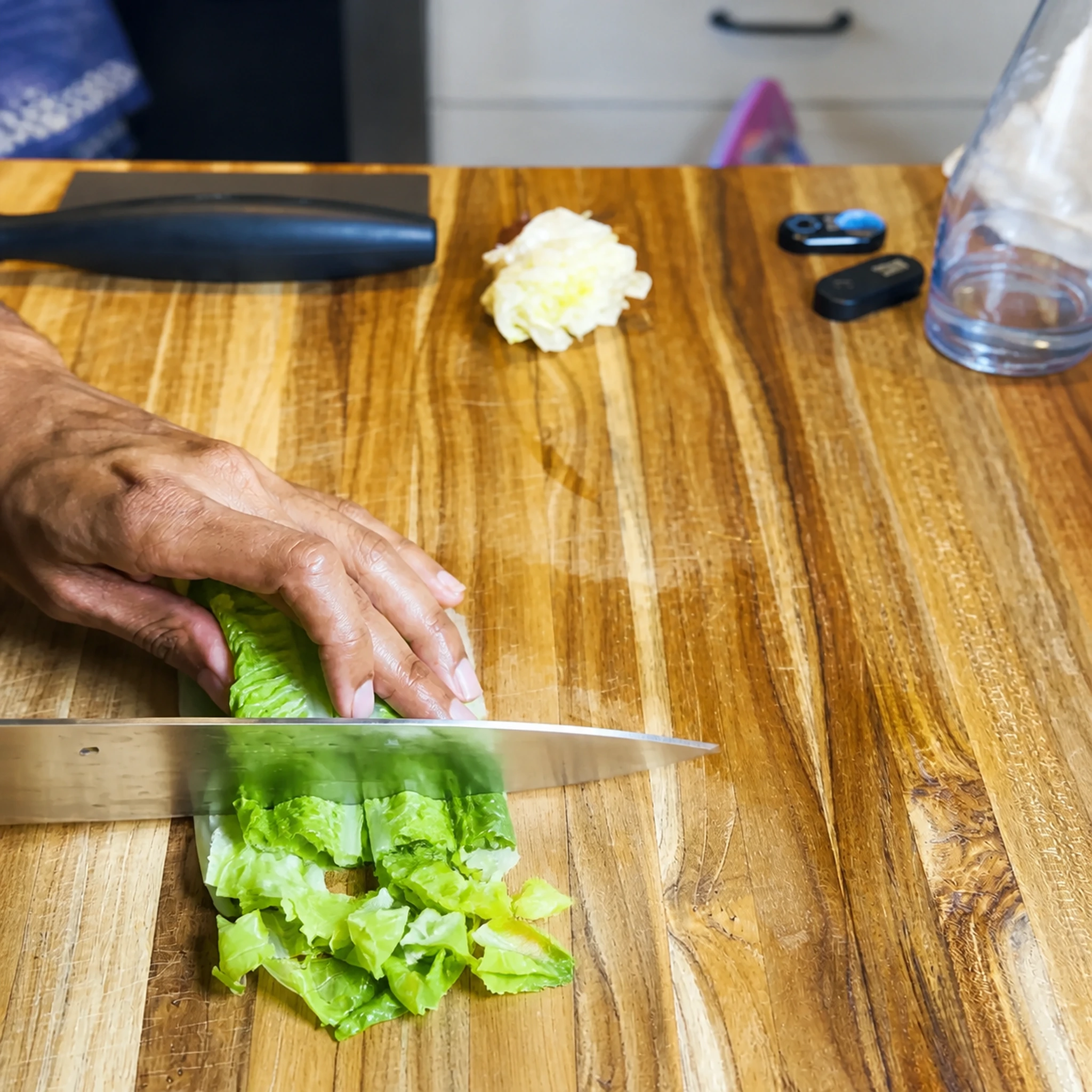 Step photo: chop romaine polished