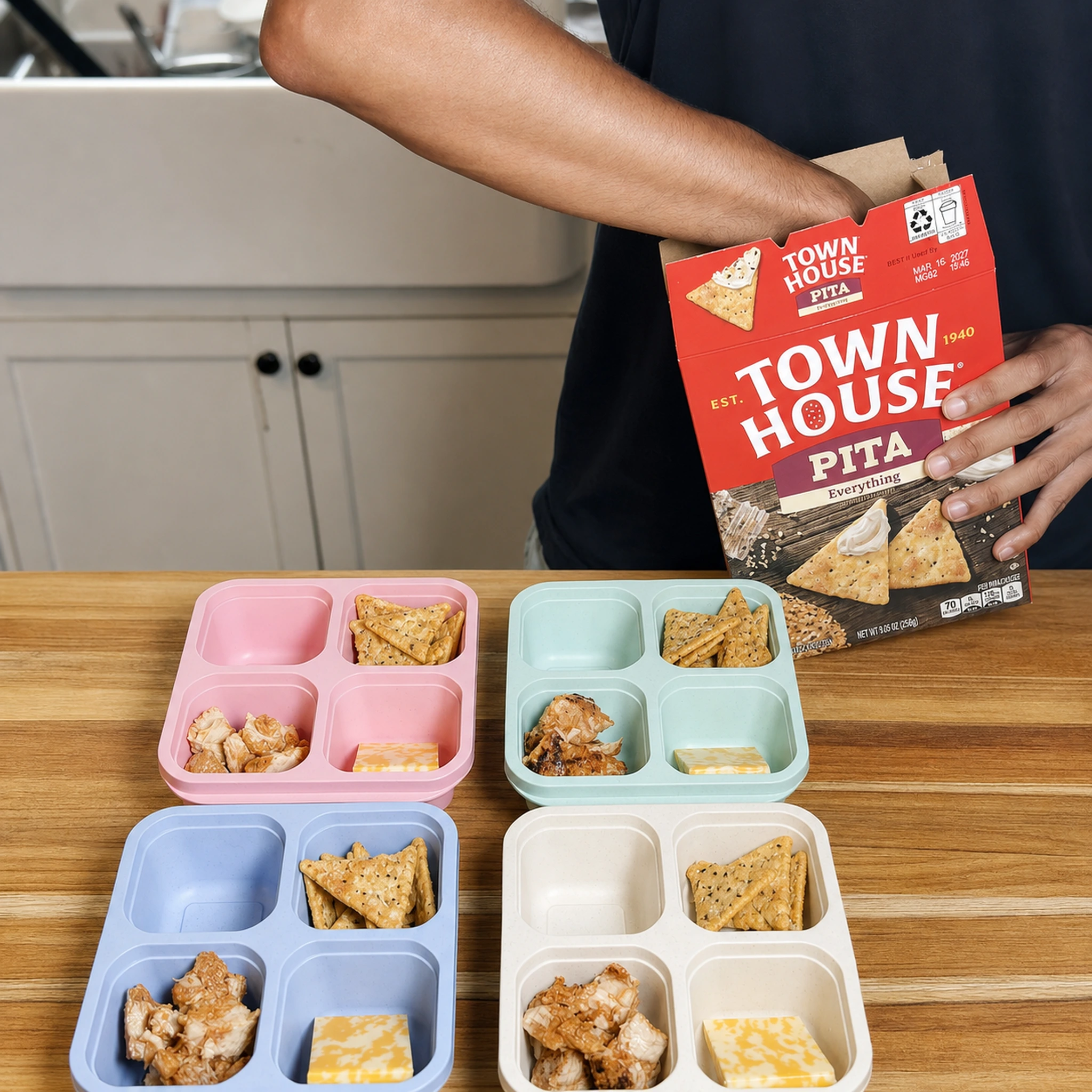 Step photo: add pita crackers polished