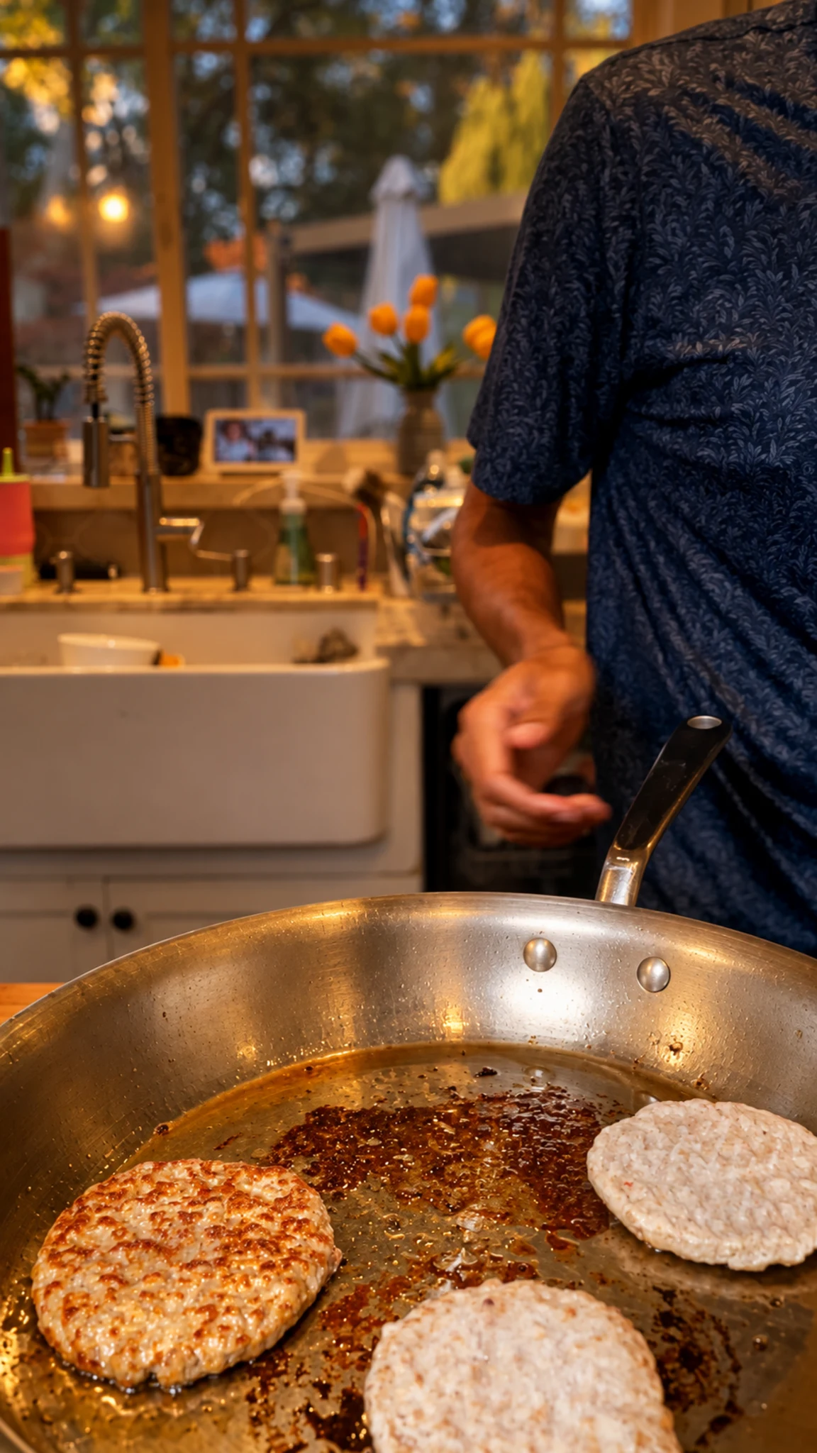 Step photo: pork patties same pan