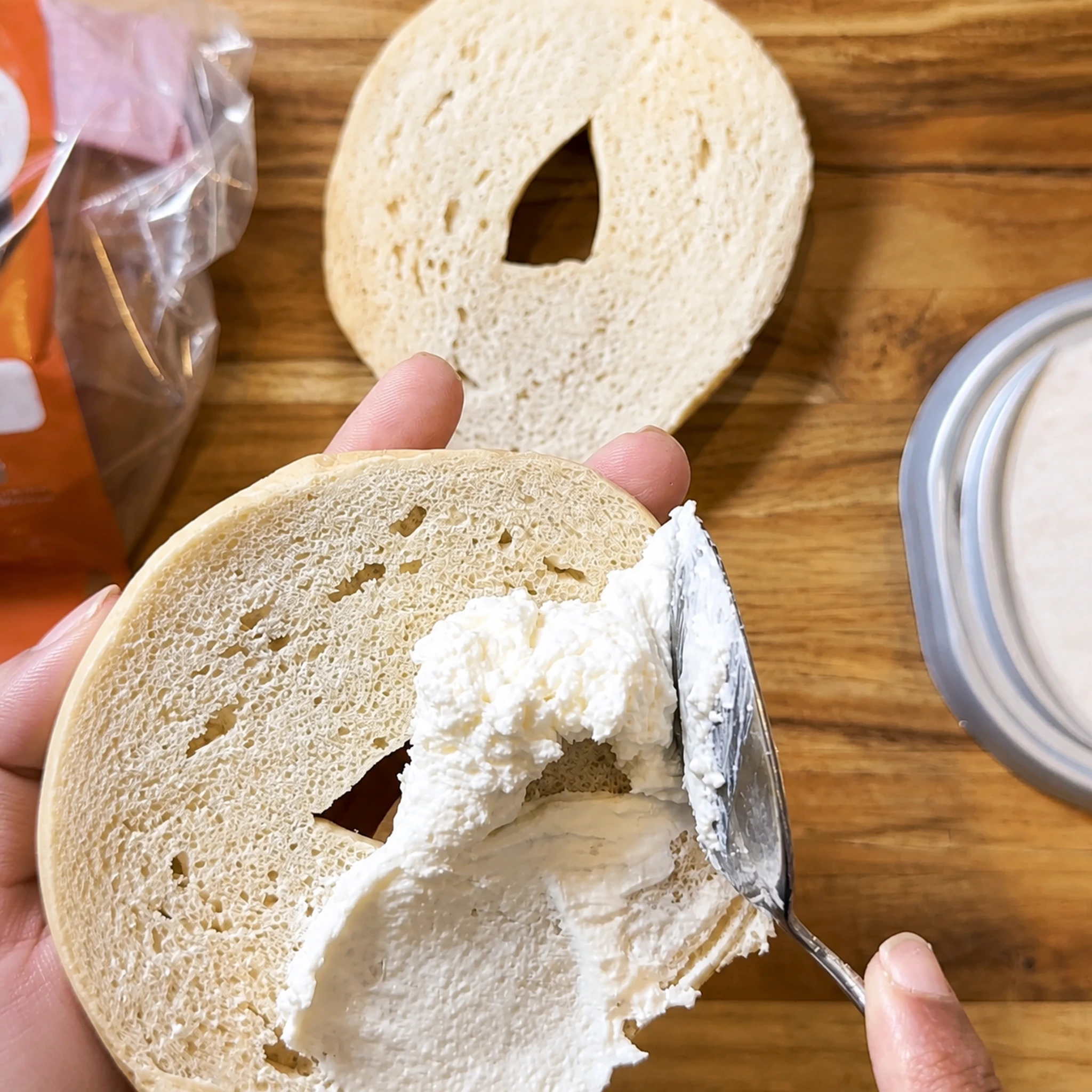 Step photo: spread cream cheese polished